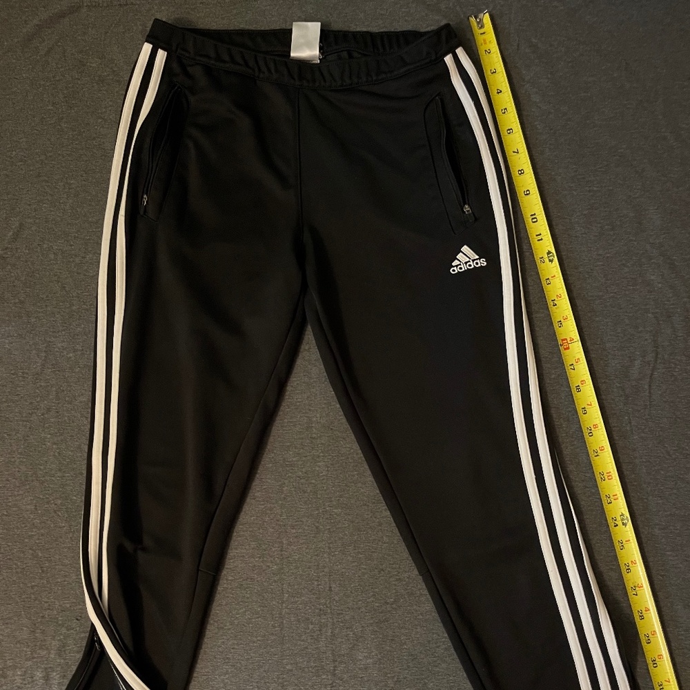 Adidas pants (M)